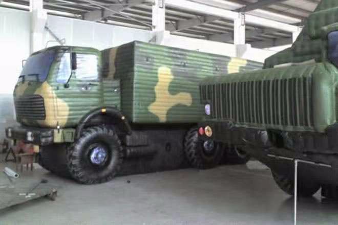 丽江大型军事车